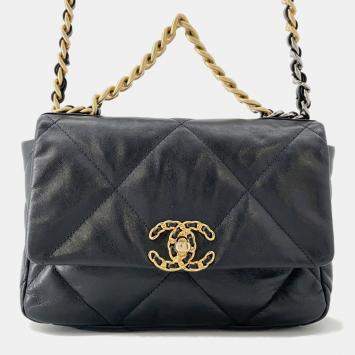 Pre Owned Chanel 19 Matelasse Lambskin Leather Shoulder Bag
