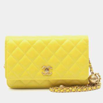 مملوكة مسبقًا Chanel Matelasse Shoulder Bag Lambskin Leather Yellow