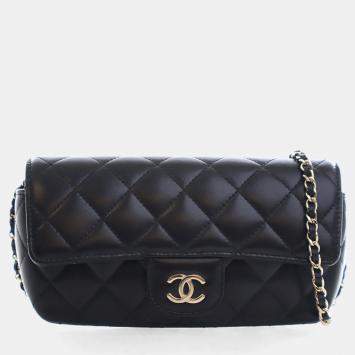 Pre Owned Chanel Lambskin Sunglasses Case On Chain
