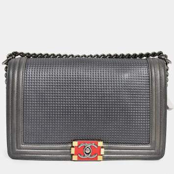 Pre Owned حقيبة شانيل بوي مكعب جلد رمادي متوسط (كما هو)