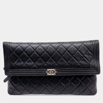 Pre Owned Chanel Black Leather Boy Flap Clutch