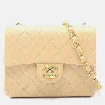 مملوكة مسبقًا Chanel Mini Matelasse Shoulder Bag  Lambskin Leather  Beige