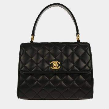 مملوكة مسبقًا Chanel Black Lambskin Handbag