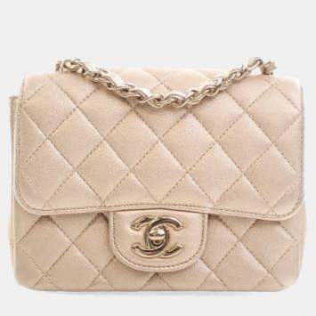 مملوكة مسبقًا حقيبة رفرف شانيل كلاسيك مربع جلد خروف ميني