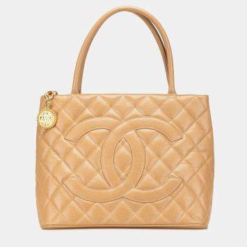 مملوكة مسبقًا حقيبة شانيل توت جلد كافيار بني مع ميدالية