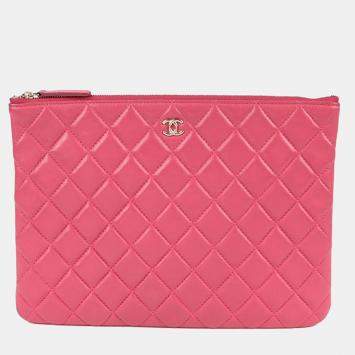 مملوكة مسبقًا Chanel Classic Medium Pink Lambskin Leather Clutch Bag