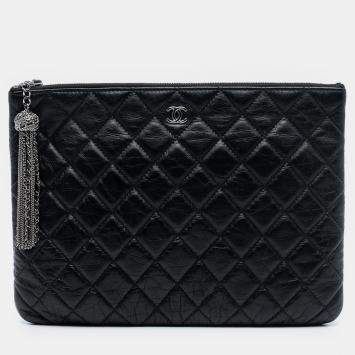 مملوكة مسبقًا Chanel Black Medium Quilted Aged Calfskin Chain Tassel O Case Clutch
