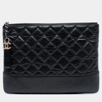 مملوكة مسبقًا Chanel Black Medium Aged Calfskin Gabrielle O Case Clutch