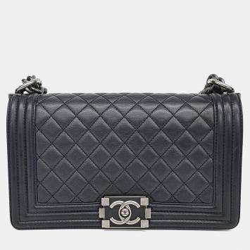 مملوكة مسبقًا Chanel Black Leather Boy Bag Medium