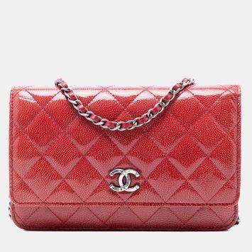 مملوكة مسبقًا Chanel Red Paris Dallas CC Quilted Patent Goatskin Wallet on Chain