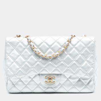 مملوكة مسبقًا Chanel Silver Jumbo Classic Metallic Lambskin Single Flap