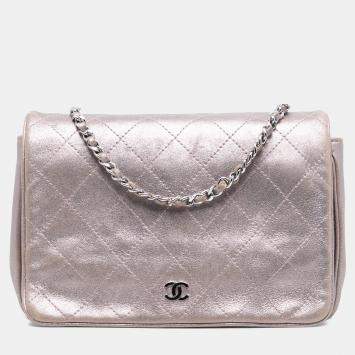 مملوكة مسبقًا Chanel Pink CC Quilted Metallic Lambskin Wallet On Chain
