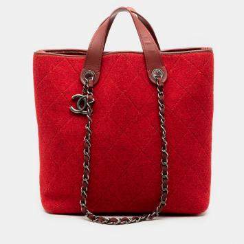 مملوكة مسبقًا Chanel Red Medium CC Quilted Felt Pop Tote