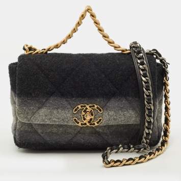 Pre Owned حقيبة شانيل 19 جلد بيج فاتح مبطن صغيرة بقلاب