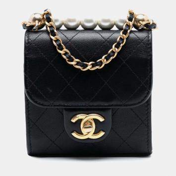 Pre Owned حقيبة شانيل سوداء صغيرة جلد ماعز لؤلؤي مع سلسلة