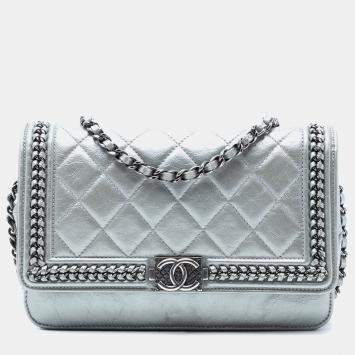 Pre Owned Chanel Silver Quilted Crinkled Metallic Calfskin Boy Piped Wallet On Chain