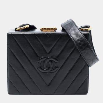 Pre Owned Chanel Black CC Quilted Chevron Lambskin Box Crossbody