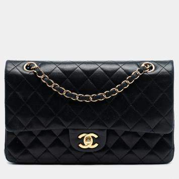 Pre Owned Chanel Black Medium Classic Lambskin Double Flap