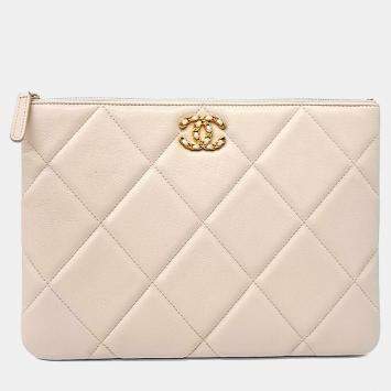 مملوكة مسبقًا Chanel Cream Leather 19 Clutch New Medium