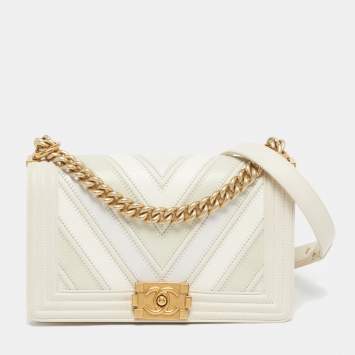 مملوكة مسبقًا Chanel Boy Medium Multicolor Chevron Leather Flap Bag