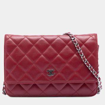 مملوكة مسبقًا Chanel Red CC Quilted Lambskin Wallet on Chain