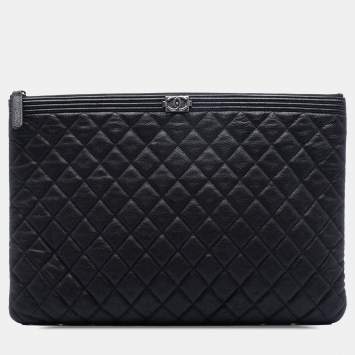 مملوكة مسبقًا Chanel Black Large Quilted Caviar Boy O Case Clutch