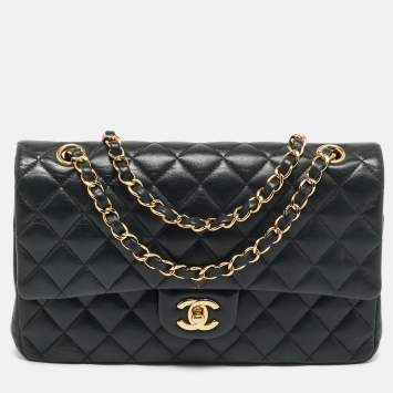 مملوكة مسبقًا حقيبة شانيل كلاسيك جلد أزرق داكن مبطن متوسطة بقلاب مزدوج