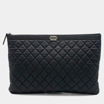 مملوكة مسبقًا Chanel Black Caviar Leather Boy Clutch