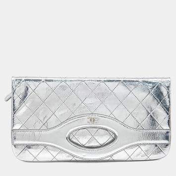 مملوكة مسبقًا Chanel Silver Leather 31 Flap Clutch