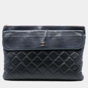 Pre Owned Chanel Black Medium CC Quilted Lambskin Flap Cosmetic Case