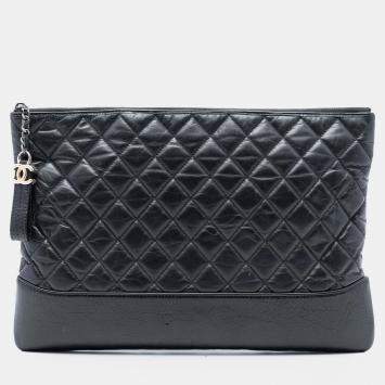 مملوكة مسبقًا Chanel Black Large Aged Calfskin Gabrielle O Case Clutch