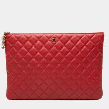 مملوكة مسبقًا Chanel Red Large Quilted Lambskin Casino Charms O Case Clutch