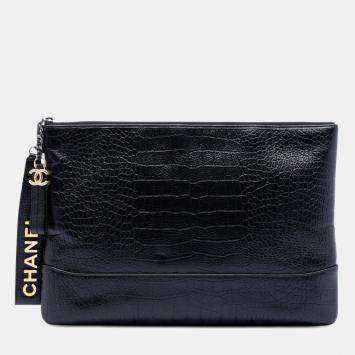 مملوكة مسبقًا Chanel Black Medium Croc Embossed Calfskin Gabrielle Cosmetic Case