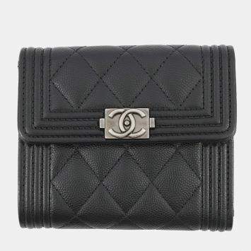 مملوكة مسبقًا Chanel Boy Chanel Tri-Fold Wallet Black Caviar Leather
