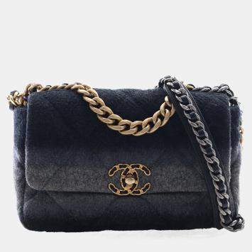 Pre Owned حقيبة شانيل وسطي صوف بغطاء رفرف 19