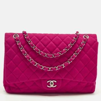 مملوكة مسبقًا حقيبة شانيل ماكسي كلاسيك جلد أزرق مبطن بقلاب