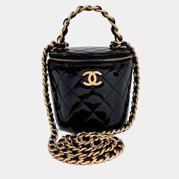 مملوكة مسبقًا Chanel Black Patent Leather Patent Cosmetic Case Top Handle Crossbody Bag