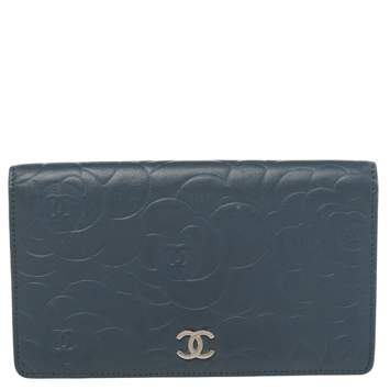 Pre Owned Chanel Grey Camellia Embossed Leather L Yen Wallet