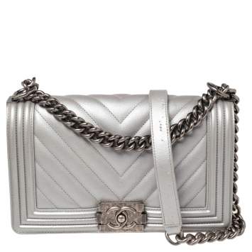 Pre Owned Chanel Metallic Grey Chevron Leather Medium Boy Flap Bag