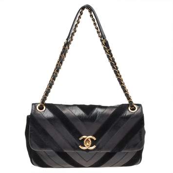 Pre Owned Chanel Black Chevron Suede And Leather Flap Bag