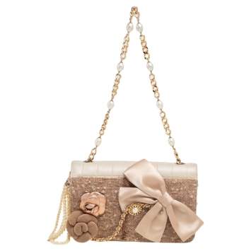 Pre Owned Chanel Beige Tweed and Leather Camelia Pearl Embellished Vintage 2001 Runway Flap Bag