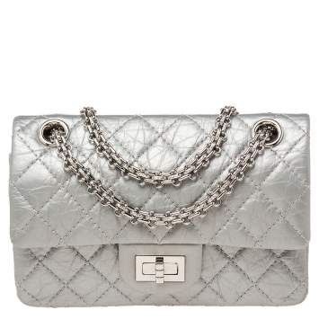 Pre Owned Chanel Silver Quilted Crinkled Leather 2.55 Reissue 224 Double Flap Bag