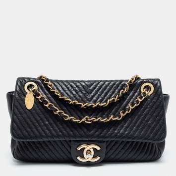 Pre Owned Chanel Black Surpique Chevron Leather Medium Flap Bag