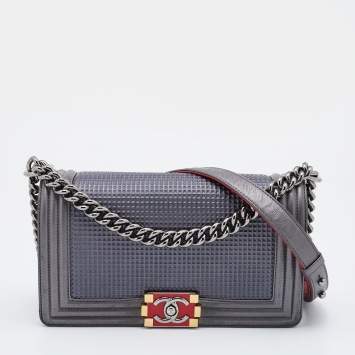 مملوكة مسبقًا Chanel Grey Cube Embossed Leather Medium Boy Flap Bag