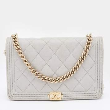 مملوكة مسبقًا Chanel Grey Quilted Caviar Leather Boy Wallet On Chain
