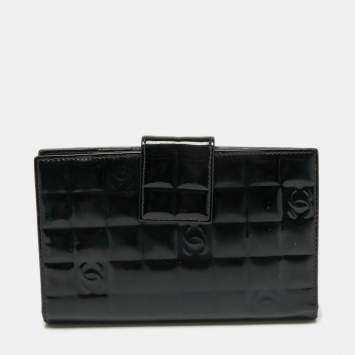 Pre Owned Chanel Black Cube Quilted Patent Leather Bifold Wallet