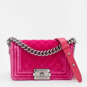 مملوكة مسبقًا Chanel Pink Quilted Velvet Small Boy Bag