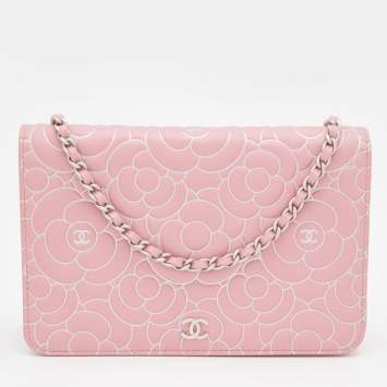 Pre Owned Chanel Pink Leather Embossed Camellia Wallet On Chain
