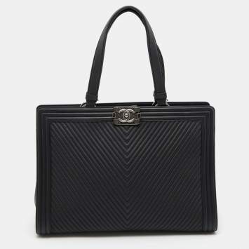 Pre Owned Chanel Black Chevron Quilted Leather Large Boy Shopper Tote