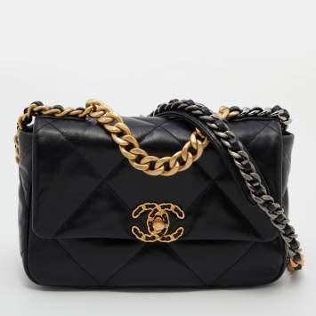 Pre Owned Chanel Black Quilted Leather CC 19 Flap Bag